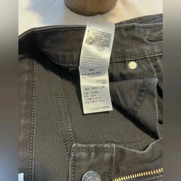 Denizen from Levi's Women's Size 4 High Rise Skinny Black Stretch Ankle Jeans - Picture 3 of 3